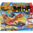 Kép 1/4 - Hot Wheels Monster Trucks: Hajsza pályaszett 2db kisautóval - Mattel