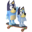 Kép 2/2 - Bluey: Bandit és Bluey gördeszkások játékfigura szett