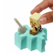 Kép 4/6 - Minecraft: Reveal Aranyszőke Hajós minifigura sárga kard alakú tárolóban - Mattel