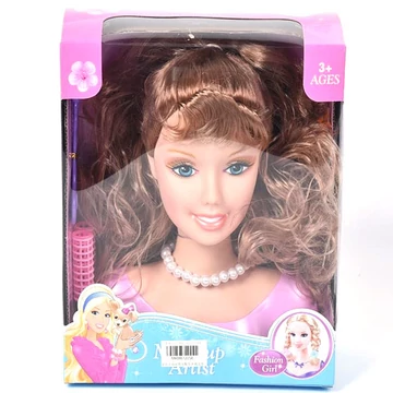 Fésülhető babafej barna hajjal, hajcsavarokkal gyöngy nyaklánccal