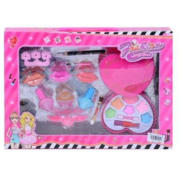 Fashion nagy sminkes szett szív alakú palettával