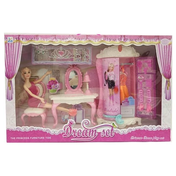 Divatbaba gardróbbal és kiegészítőkkel