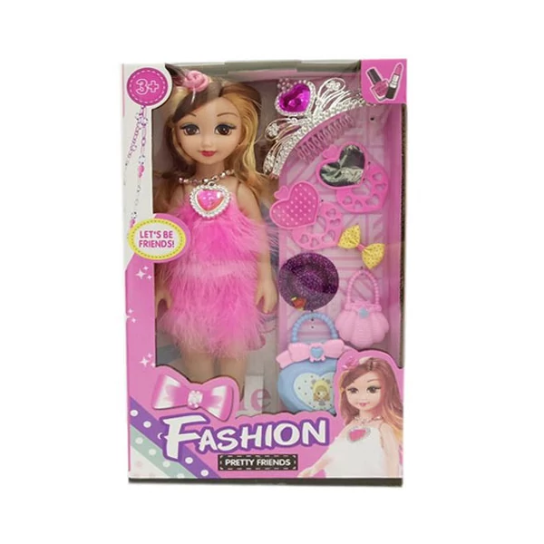 Fashion divatbaba kiegészítőkkel és tiarával