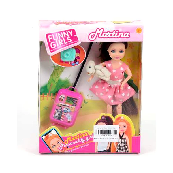 Martina baba gurulós bőrönddel