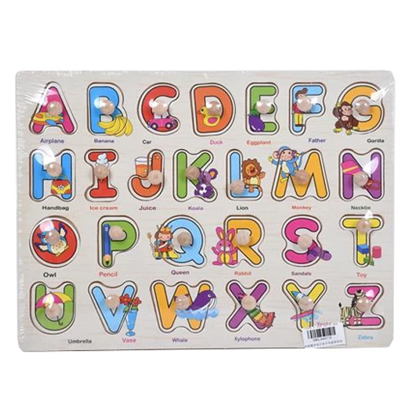 Színes fa nagybetűk formaillesztő játék