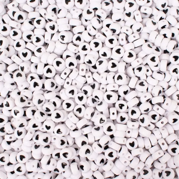 PlayBox: Szívecskés fűzhető gyöngyök 300db-os szett 7mm