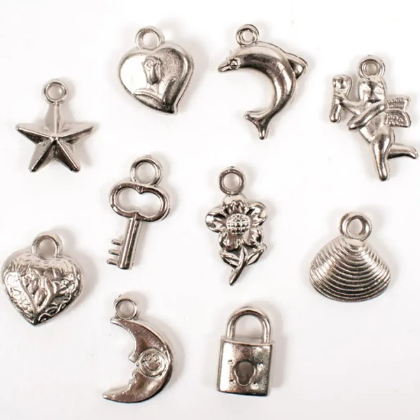 PlayBox: Műanyag ezüst színű fűzhető medálok 200db-os csomag