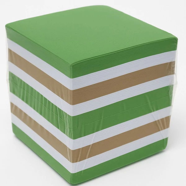 Jegyzettömb színes ragasztott 900 lapos 8,5x8,5x8,5cm