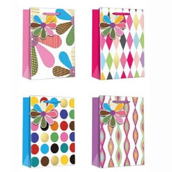 S. Ajándéktasak mintás 18x23x8 cm 32572