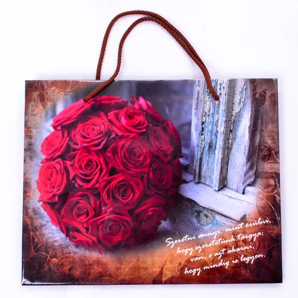 Rózsás közepes lakk ajándéktáska B