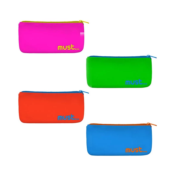 Must... Focus Flat szilikon bedobálós tolltartó négyféle változatban 20x10cm