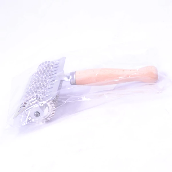 11 soros tészta metélő fa nyéllel 