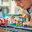 Kép 6/8 - LEGO® City: Belvárosi villamos és megálló (60423)
