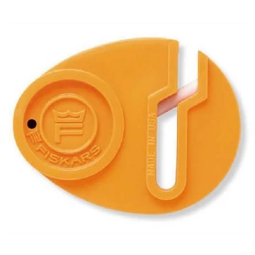 Fiskars ESSENTIAL ollóélező, kicsi 9854 (1003871)