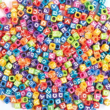 PlayBox: Színes betűs gyöngy szett 300 db-os 7x7x7mm