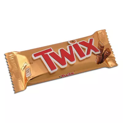 Twix kekszes szeletek karamellával, tejcsokoládéba mártva 50 g